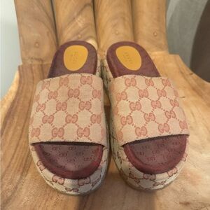 Gucci Beige and Brown Women's Slide Sandals 38.5